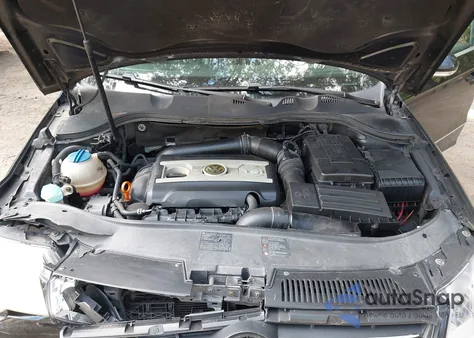 2008 Volkswagen Passat Komfort из США, поврежденный, VIN WVWAK73C38E246732